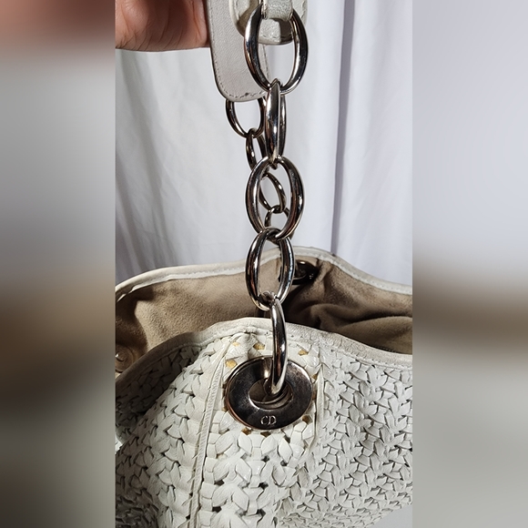 Christian Dior shoulder hobo. Ext shows signs of wear. Suede int nds cleaning - Picture 16 of 16